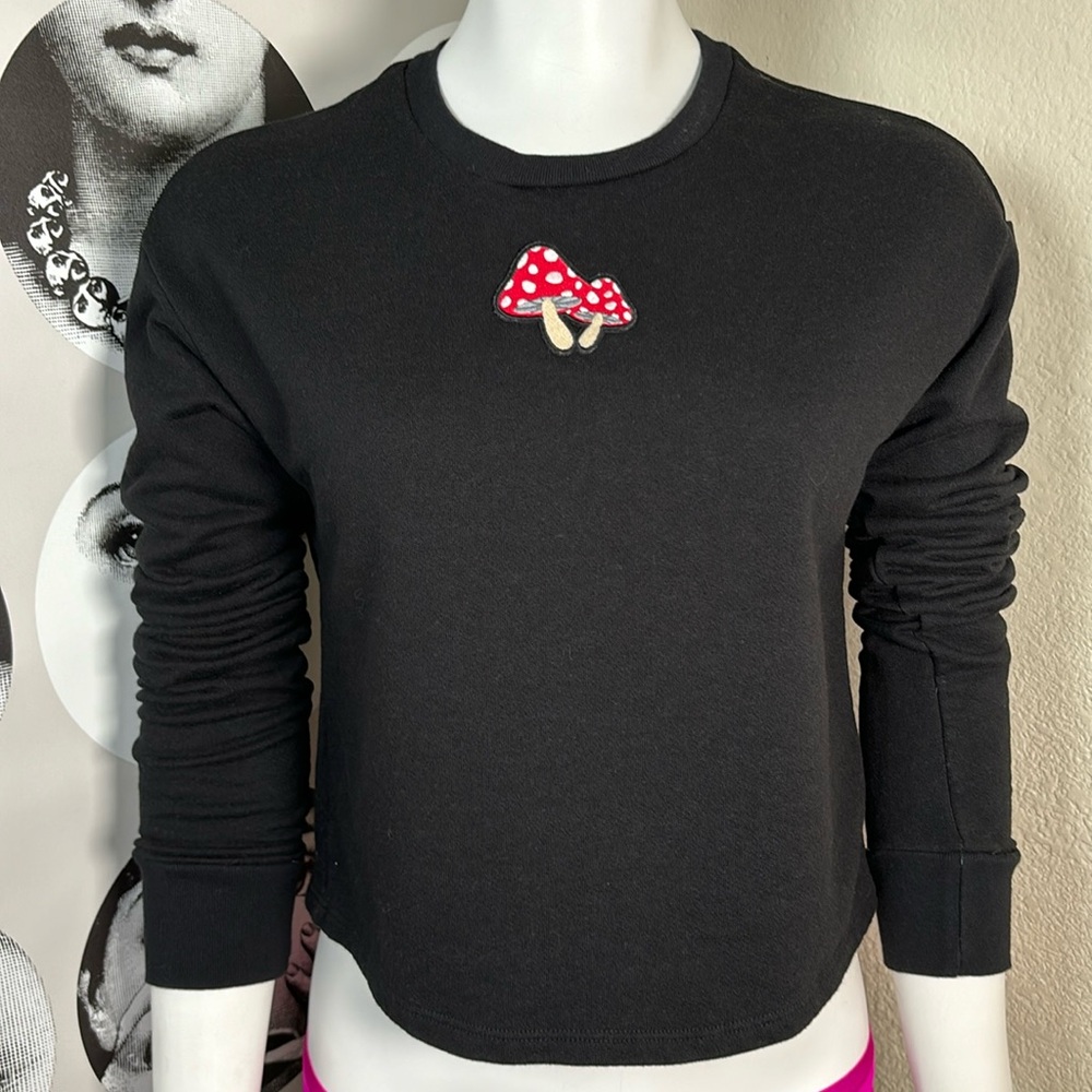 Midnight Hour Black Cropped Long Sleeve Embroidered Mushroom Patch Sweater Sz XS